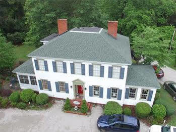 Oak Manor Inn Hartsville Exterior photo