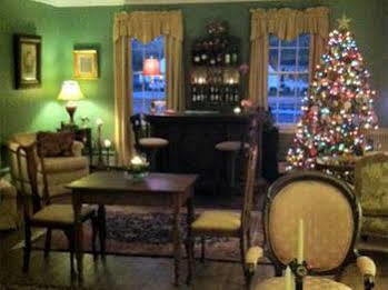 Oak Manor Inn Hartsville Exterior photo